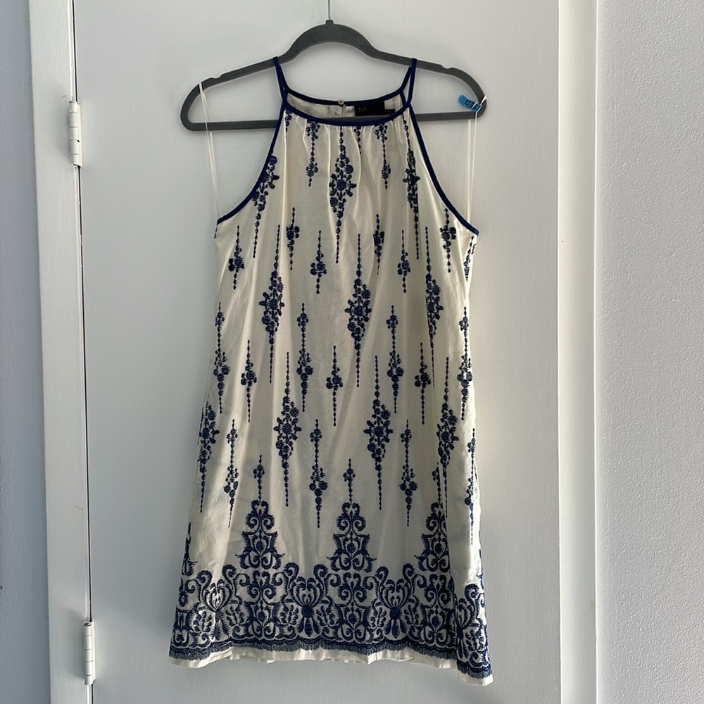 Just Taylor Off White / Blue Stitched Dress